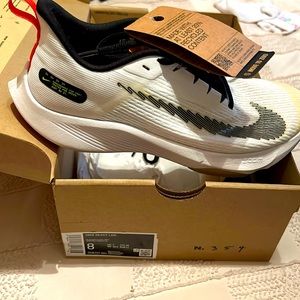 Nike React Live size 8